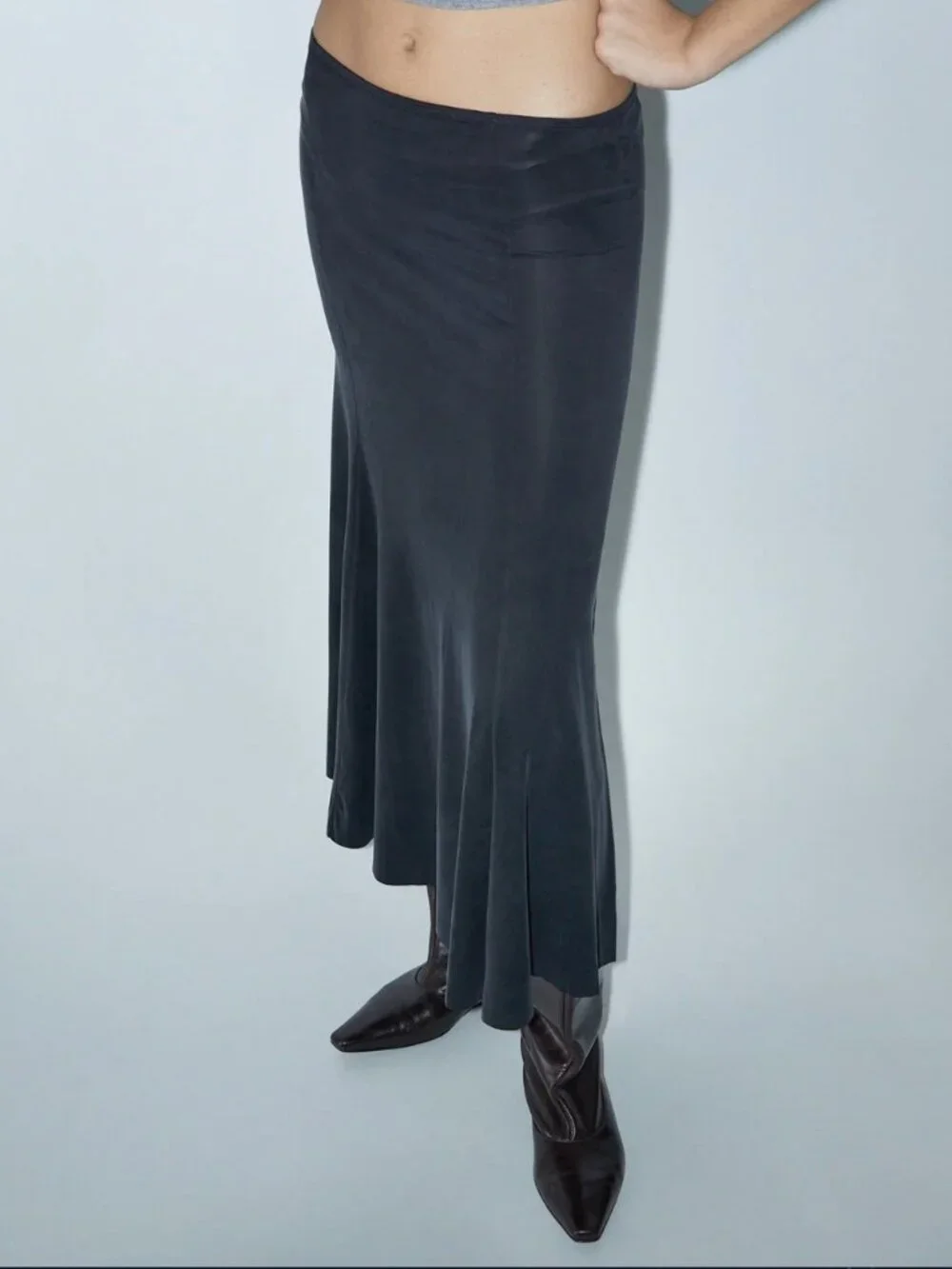 Paloma Wool Vicky Flared Cupro Skirt (Black, size M) - Picture 2 of 14